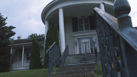 S01E01 A Haunting at The Octagon Mansion